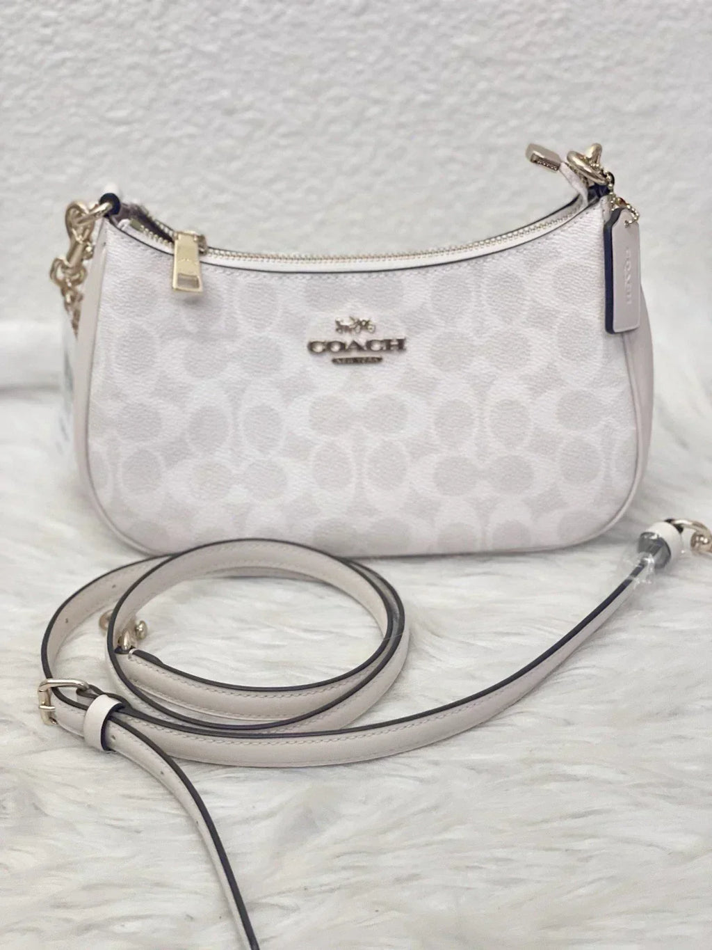 COACH Women’s Teri Shoulder Bag Signature Canvas